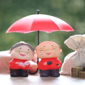 «Пенсионный возраст должен быть нормальный: 55–60 лет. Мы неминуемо вернемся к ревизии пенсионной реформы», — депутат Николай Новичков