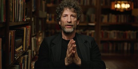 «Писать плохо — нормально. Только так можно научиться писать хорошо»: мастер-класс писателя Нила Геймана