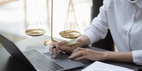 Студенты юридических направлений в России будут изучать дело Долиной-Лурье