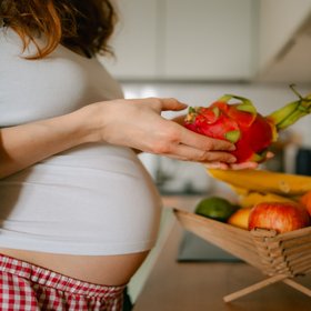 Женщины в России стали чаще рожать для себя: спрос на искусственное оплодотворение вырос на 50% за четыре года