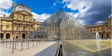 Протечка воды в Лувре повредила около 400 книг в отделе египетских древностей