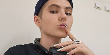 Умерла 21-летняя блогер Ирина Небога после нескольких лет борьбы с раком