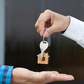 «Продавцу квартиры отказано в оспаривании сделок, право собственности остается за покупателем», — верховный судья о деле Долиной