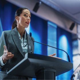 ВЦИОМ: 21% россиян считает, что женщинам не место в политике