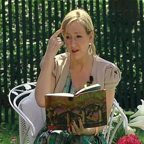 Джоан Роулинг ответила на вопрос «Какой актер портит вам просмотр фильма?». Речь про актеров из "Гарри Поттера", конечно