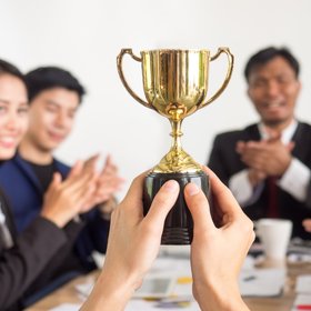 29% работающих россиян столкнулись с отменой или уменьшением премий в 2025 году