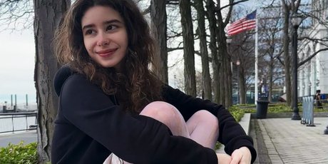 «В каждой истории есть капелька моей крови»: молодая сценаристка — о писательстве и образовании в США