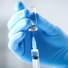 Вакцины от рака включили в программу ОМС