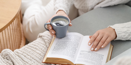 Зумеры оказались самым читающим поколением в России