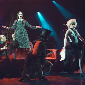 10 отличных спектаклей, которые можно посмотреть этим летом в Москве