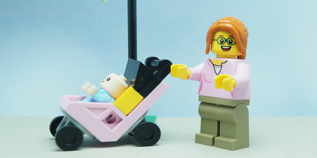 Депутат из Тарусы попросил жительниц города чаще носить мини-юбки "для повышения демографии"