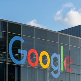 СМИ: Google готов платить своим бывшим сотрудникам, чтобы они не искали новую работу
