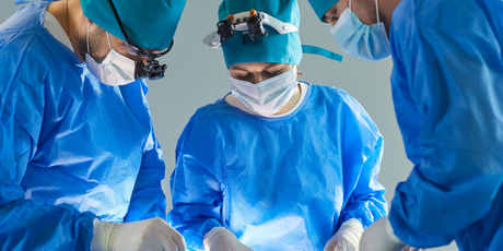 Московские хирурги впервые сделали пересадку кистей рук