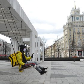 Курьеры Яндекс.Еды смогут бесплатно освоить профессии тестировщика, аналитика и веб-разработчика