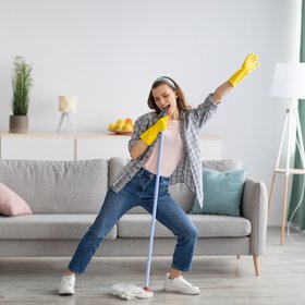 В Госдуме предложили платить зарплату домохозяйкам