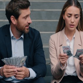 Женщины в России в среднем зарабатывают на 30% меньше мужчин