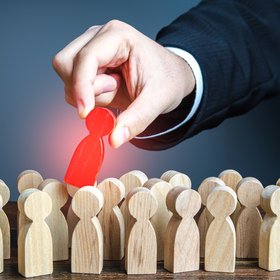 Греф сообщил о сокращении до 20% сотрудников Сбербанка, которых ИИ признал неэффективными