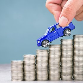 8,8% мужчин берут микрозаймы, чтобы порадовать женщин подарками