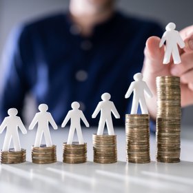 В России предложили повысить МРОТ до 45 тысяч рублей