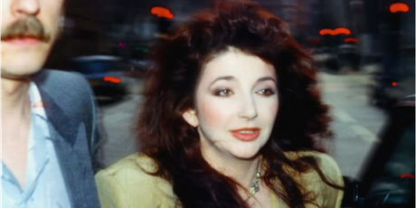 Кейт Буш и тысячи других британских музыкантов записали альбом с белым шумом – в знак протеста против использования их работ ИИ