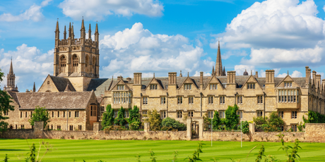 В Оксфорде построили здание, вдохновленное Толкином и коронавирусом. Там расположили общежитие и аудитории