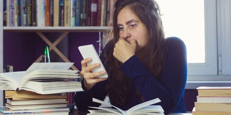 «Такому не учат в школе». 6 тиктокеров, которые рассказывают, как пить, материться и флиртовать на английском