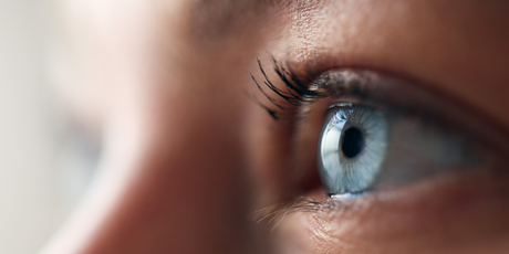 Слепой женщине пересадили зуб в глаз, и теперь она снова может видеть