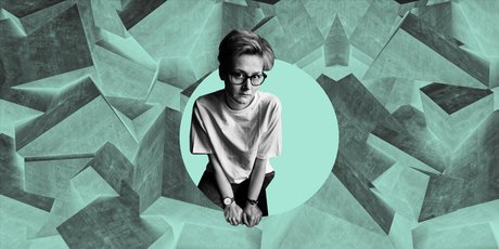 «Я полностью отказалась от рифмы и традиционного ритма». Оксана Васякина — о том, как научиться современной поэзии