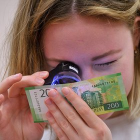 SuperJob выяснил, кто из россиян больше всего доволен зарплатой. На первом месте — программисты