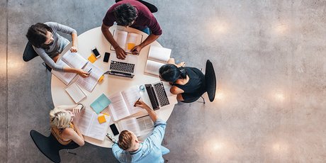 Эксперименты, стратегия, продвижение. Как учат в Bath Spa University — одной из лучших школ писательства в Великобритании