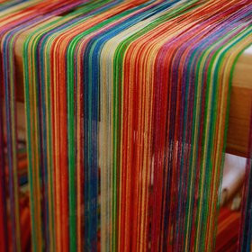 Ученые из Южной Кореи создали и окрасили ткань для одежды с помощью бактерий