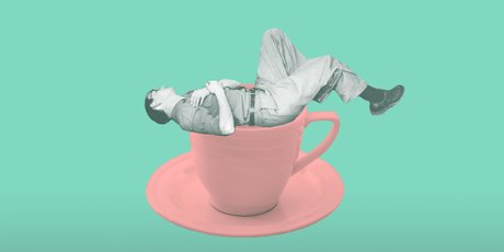 Выпить кофе и лечь спать. Что такое техника «напучино» и как она помогает повысить продуктивность