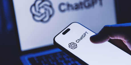 Минцифры предложило ограничить работу ChatGPT, Claude и Gemini
