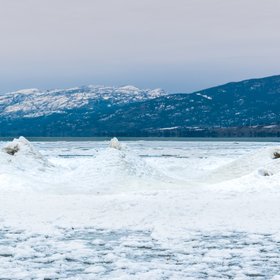 На поверхности межзвездного объекта 3I/ATLAS обнаружили ледяные вулканы