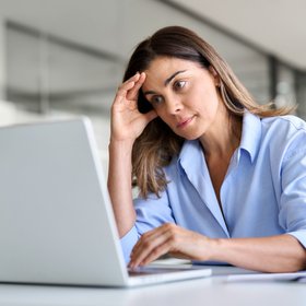 51 минута в неделю — столько времени теряют работники из-за усталости от технологических систем, платформ и приложений