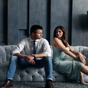 У зумеров новый тренд в отношениях — «тронинг», когда люди ищут партнеров на 25% лучше их самих