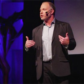 «Насилие над женщинами — это проблема мужчин». TED-лекция Джексона Каца, просветителя по борьбе с сексизмом