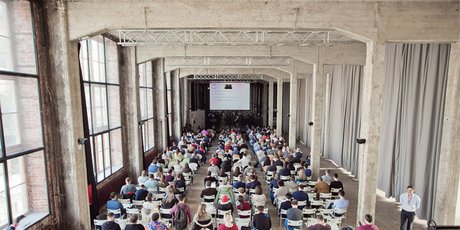 Феминистский фестиваль, спектакль про выгорание и стендап коуча для трудоголиков: события на этой неделе