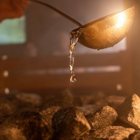 У зумеров и миллениалов новый тренд – они полюбили ходить в бани