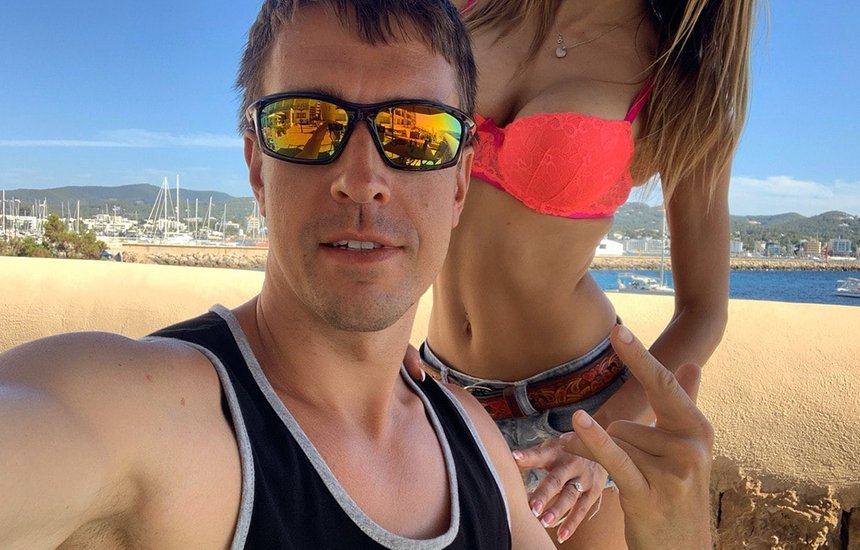 Кто такой Алекс Лесли – пикапер, который за деньги учит мужчин приставать к женщинам