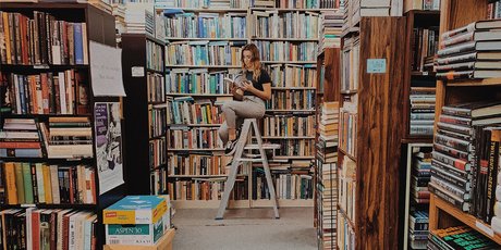 Для стеснительных, самостоятельных и остроумных: 10 подарков, которые научат иностранным языкам