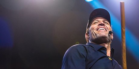 Коуч, бизнес-тренер, мотивационный спикер. Кто все эти люди и почему им так много платят