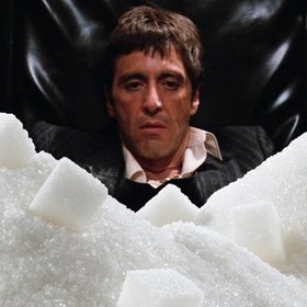 «Дети, которые едят конфеты, весят меньше, чем те, кто не ест сладости». Что известно о вреде сахара на 2025 год