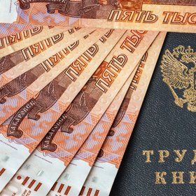 «Я абсолютно убежден, что нужно для всех, кто работает, вводить 13-ю зарплату» — депутат Госдумы Сергей Миронов