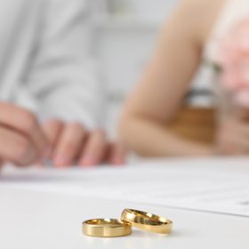 20 тысяч рублей — столько предложили выплачивать молодым парам на свадьбу