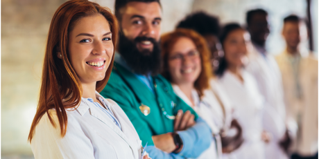 В Госдуме предложили выплачивать 13-ю зарплату медикам и педагогам