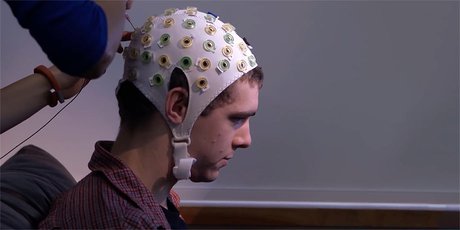 Образование станет ненужным, когда мы научимся загружать знания прямо в мозг?