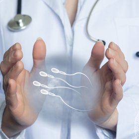 В соцсетях новый тренд на «сперммаксинг»: мужчины едят чеснок, принимают витамины и делают все, что повысит их фертильность