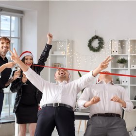 «Часто такие вечера заканчиваются полной потерей достоинства, блудом»: депутат Брянской облдумы Михаил Иванов призвал россиян не ходить на новогодние корпоративы