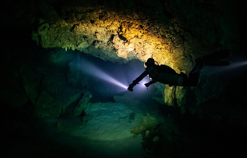 Спелеотуризм, экосистема, пункт назначения, дайвер, Кинтана-Роо, жизнь, морской, море, Америка, центральный, автомобиль, тропик, залив, погружение, человек, досуг, дикая природа, риф, биоразнообразие, биология, пещера, большой, широкий, природа, сенот, остров, подводное плавание, мытье, Косумель, вода, приключение, тропический, окружающая среда, Мексика, Актун-Ха, инструктор, океан, животное, подводный, Тулум, сеноты, Плайя-дель-Кармен, водный, свежий, путешествие, дикий, красочный, фотография;